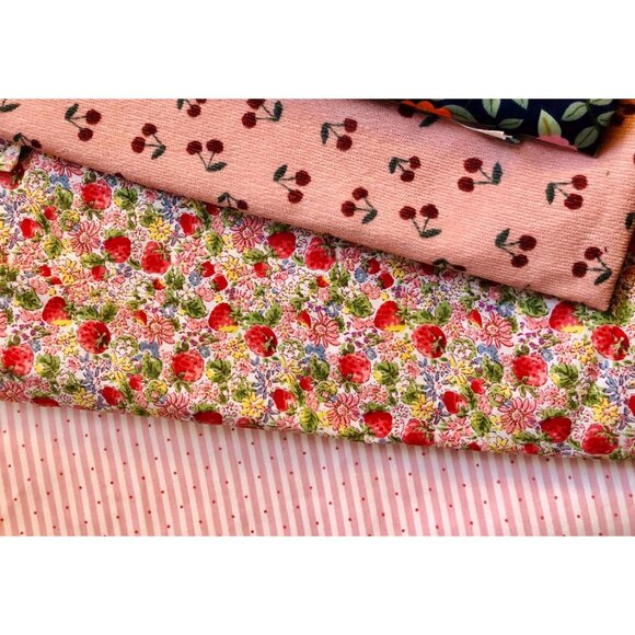 Elastic Pen Holder Bookmark – bunnies and roses, rabbit, Journal Pouch - Picture 3 of 16